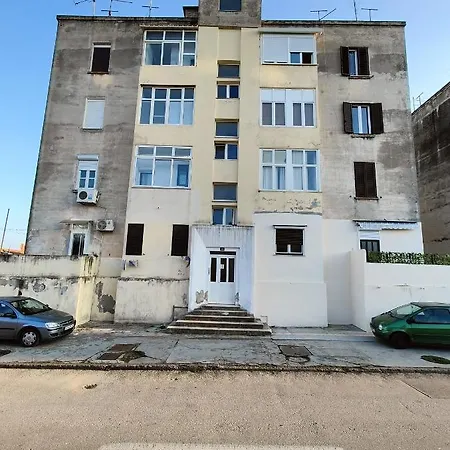 アパート Ms 3br Near Kolovare ザダル