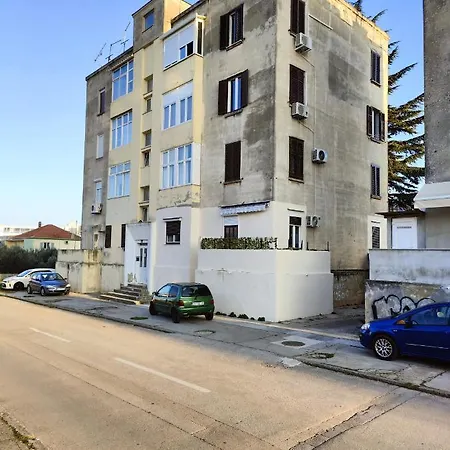 Apartamento Ms 3br Near Kolovare