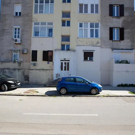 Ms 3br Near Kolovare Apartmán