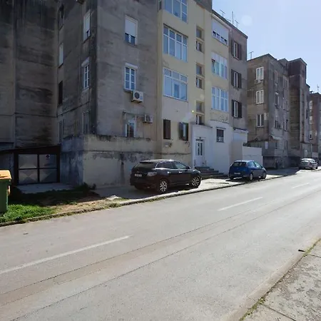 Ms 3br Near Kolovare Апартаменты