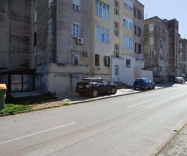 Ms 3br Near Kolovare Apartamento